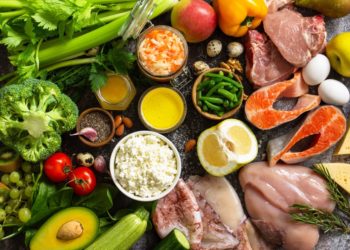 Varios alimentos para ganhar massa muscular