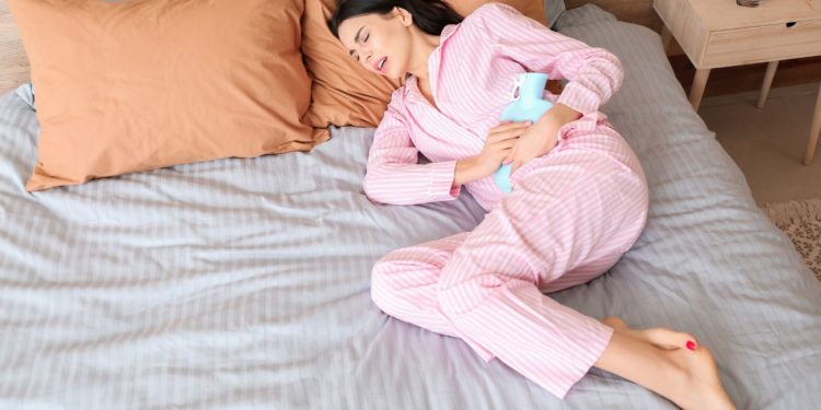 Sentindo desconforto na TPM? Descubra como aliviar os sintomas