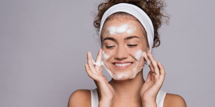 Sabonete Antisséptico para tratar a pele oleosa